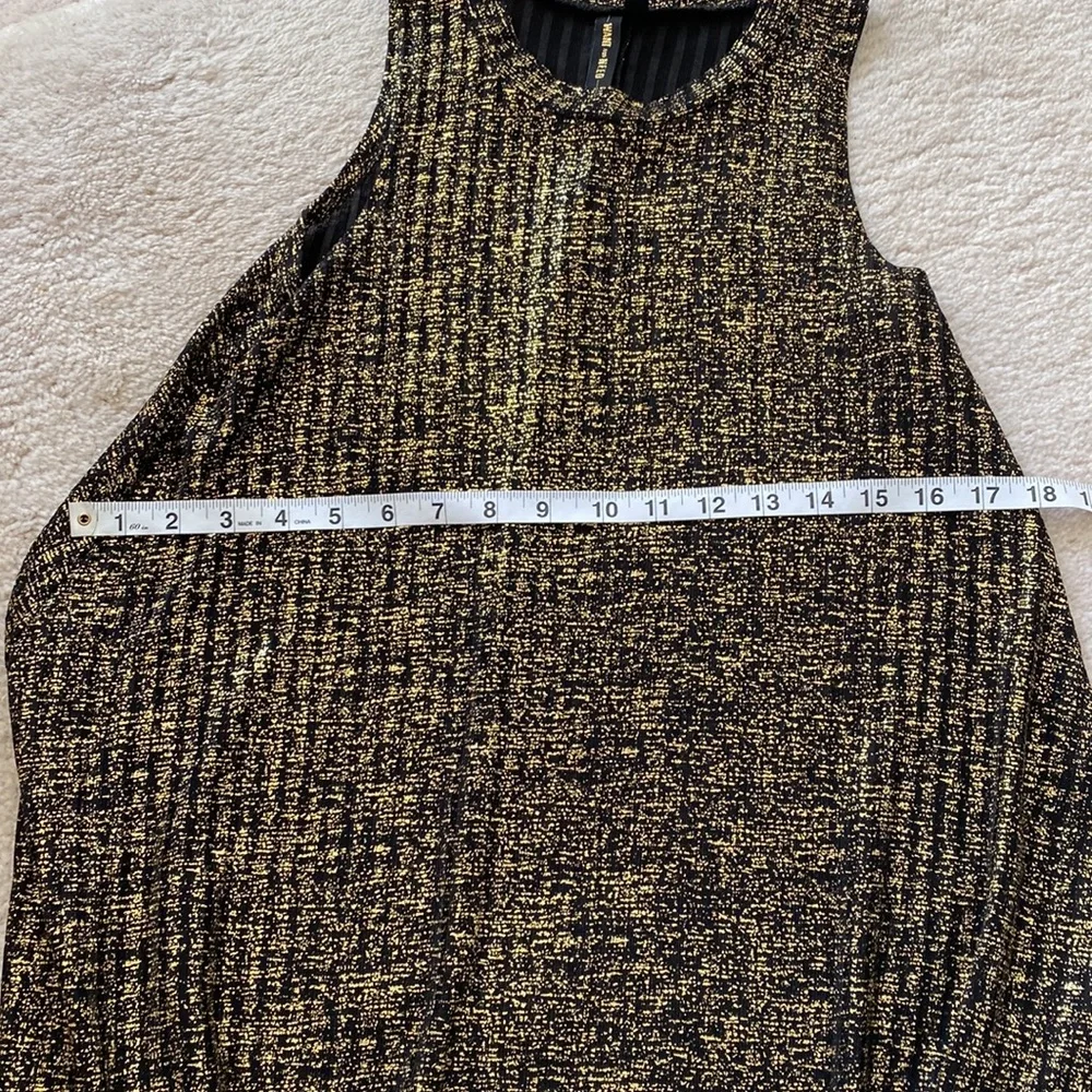 🥭 (4 for $15) Black and Gold Dress - Picture 4 of 7